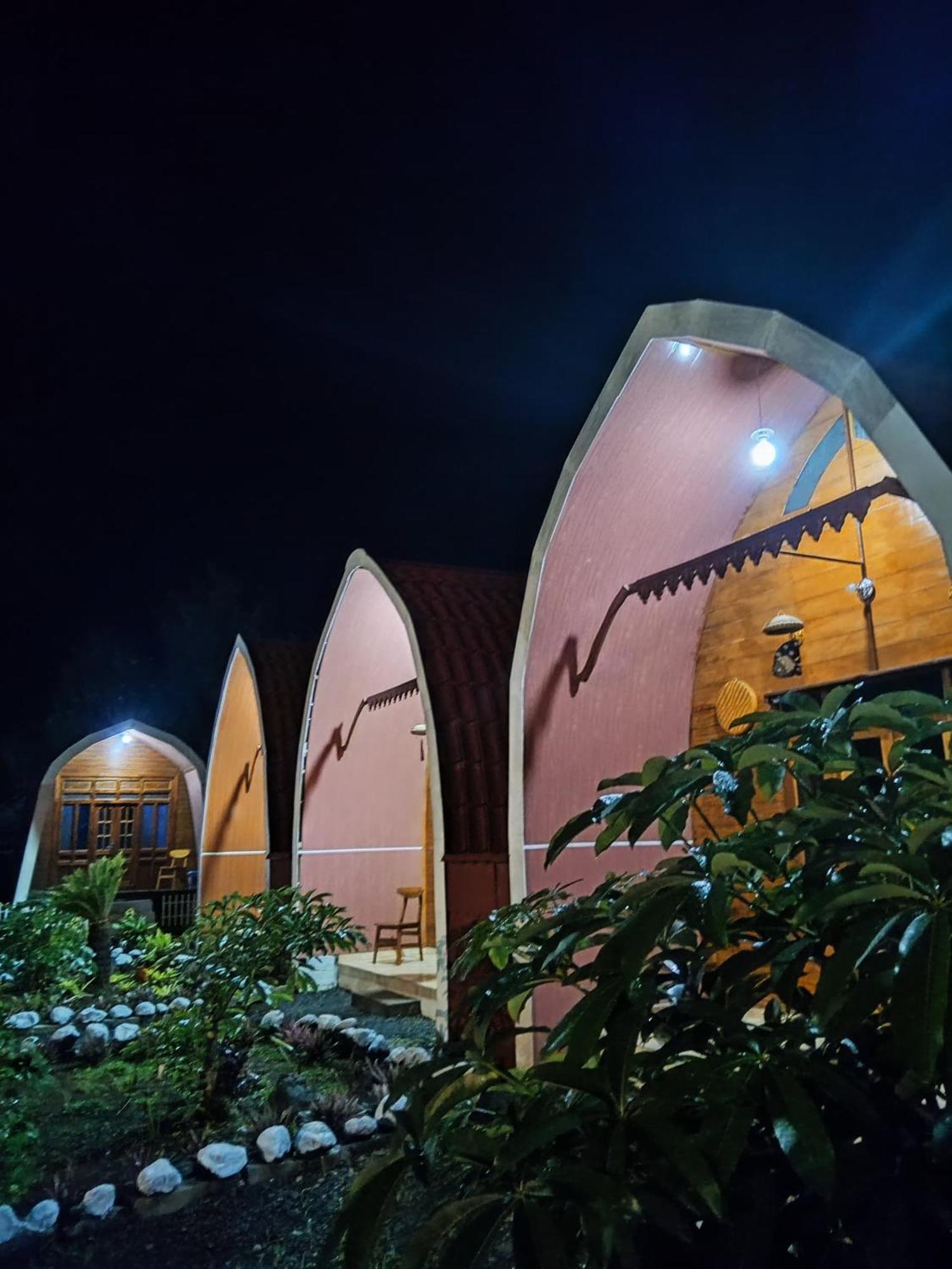 Indah Damai Cottages Sidomukti ภายนอก รูปภาพ